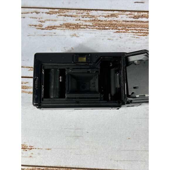 Minolta Freedom 200 AF Point & Shoot 35mm Camera & Strap - Picture 8 of 9